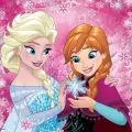 Obdélníkový jedlý obrázek na dort – Frozen, Elsa a Anna na sytě růžovém pozadí (růžová, modrá, bílá)