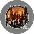 Kulatý jedlý obrázek na dort – Harry Potter Bitva o Bradavice, hořící hrad (černá, žlutá, hnědá)