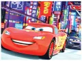 Obdélníkový jedlý obrázek na dort – Cars, McQueen v nočním Tokiu (červená, modrá, černá)