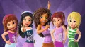 Obdélníkový jedlý obrázek na dort – LEGO Friends, pět kamarádek v letních topech (fialová, růžová, zelená)