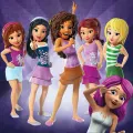 Obdélníkový jedlý obrázek na dort – LEGO Friends, Andrea s mikrofonem na pódiu (fialová, růžová, modrá)