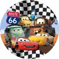 Kulatý jedlý obrázek na dort – Cars, McQueen, Cruz a parta na Route 66 (červená, žlutá, černá)