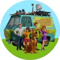 Kulatý jedlý obrázek na dort – Scooby Doo, parta stojící před dodávkou (tyrkysová, zelená, hnědá)