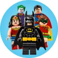 Kulatý jedlý obrázek na dort – Lego, Hrdinové (modrá, černá, červená)
