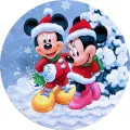 Kulatý jedlý obrázek na dort – Vánoce, Mickey a Minnie v zimních kabátcích (modrá, červená, bílá)