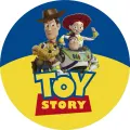 Kulatý jedlý obrázek na dort – Toy Story, Woody, Jessie a Buzz s logem (modrá, žlutá, červená)