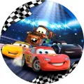 Kulatý jedlý obrázek na dort – Cars, McQueen a soupeři na stadionu (červená, modrá, žlutá)
