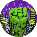 Kulatý jedlý obrázek na dort – Hulk, pěst a komiksové bubliny nad městem (zelená, fialová, černá)