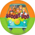 Kulatý jedlý obrázek na dort – Scooby Doo, parta vykukující z dodávky (tyrkysová, zelená, žlutá)