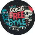 Kulatý jedlý obrázek na dort – Skateboard, lebka v kšiltovce a nápisy (černá, tyrkysová, červená)