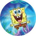 Kulatý jedlý obrázek na dort – SpongeBob, v sytě modrém moři s korály (žlutá, modrá, hnědá)