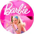 Kulatý jedlý obrázek na dort – Barbie, za volantem růžového kabrioletu (růžová, bílá, modrá)