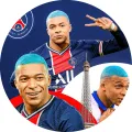 Kulatý jedlý obrázek na dort – Kilian Mbappé, modré vlasy a Eiffelova věž (modrá, červená, bílá)