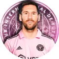 Kulatý jedlý obrázek na dort – Lionel Messi, portrét s růžovými tribunami (růžová, černá, bílá)
