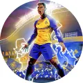 Kulatý jedlý obrázek na dort – Cristiano Ronaldo, blesky a stadion Al-Nassr (žlutá, modrá, bílá)
