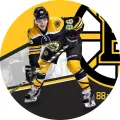 Kulatý jedlý obrázek na dort – David Pastrňák, Boston vhazování a nápis 88 (žlutá, černá, bílá)