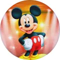 Kulatý jedlý obrázek na dort – Mickey Mouse, ruce v bok a zlaté odlesky (žlutá, červená, černá)