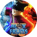 Kulatý jedlý obrázek na dort – Roblox, Blox Fruits: Pirát s kloboukem (červená, modrá, černá)