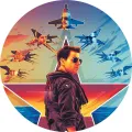 Kulatý jedlý obrázek na dort – Top Gun, pilot s brýlemi, hvězda a stíhačky (modrá, červená, žlutá)