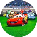 Kulatý jedlý obrázek na dort – Cars, McQueen, Burák a Sally u tribun (červená, zelená, modrá)