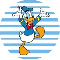 Kulatý jedlý obrázek na dort – Kačer Donald, veselý na pruhovaném pozadí (modrá, bílá, žlutá)