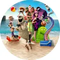 Kulatý jedlý obrázek na dort – Hotel Transylvania, rodinka na písečné pláži (modrá, žlutá, zelená)