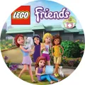 Kulatý jedlý obrázek na dort – Lego Friends, Před zvířecí klinikou (fialová, zelená, modrá)