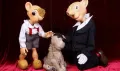Obdélníkový jedlý obrázek na dort – Spejbl a Hurvínek, Se Žerykem na červeném (červená, černá, hnědá)