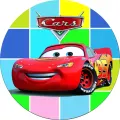 Kulatý jedlý obrázek na dort – Cars, McQueen na barevné mozaice (červená, modrá, zelená)