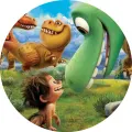 Kulatý jedlý obrázek na dort – Hodný dinosaurus, Arlo s Bodem a horami (zelená, modrá, hnědá)