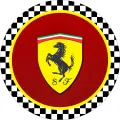 Kulatý jedlý obrázek na dort – Ferrari, znak SF a šachovnicový okraj (červená, žlutá, černá)