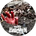 Kulatý jedlý obrázek na dort – Halloween, Krvavá ruka ze země (červená, hnědá, černá)