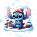 Kulatý jedlý obrázek na dort – Lilo & Stitch, Stitch v čepici a chaloupka (modrá, červená, bílá)