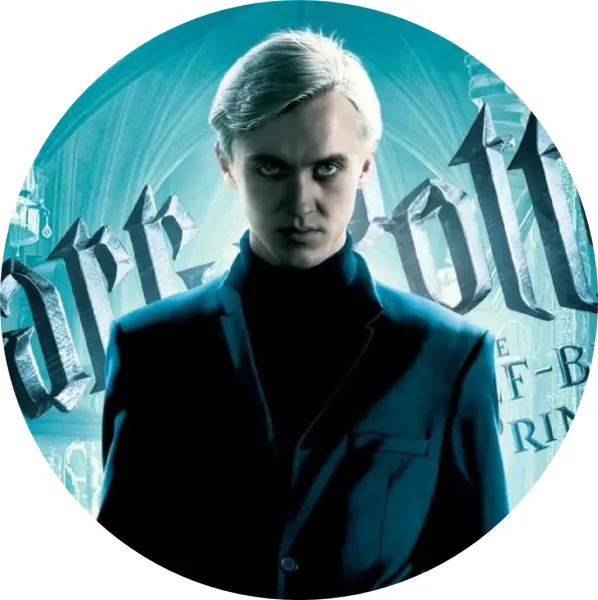 Kulatý jedlý obrázek na dort – Harry Potter, Draco Malfoy (černá, tyrkysová, stříbrná)
