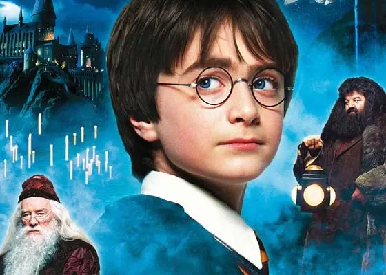 Obdélníkový jedlý obrázek na dort – Harry Potter Kámen mudrců (modrá, černá, bílá)