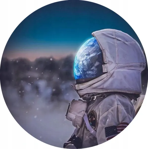 Kulatý jedlý obrázek na dort – Kosmonaut, odraz Země v průzoru přilby (modrá, bílá, černá)
