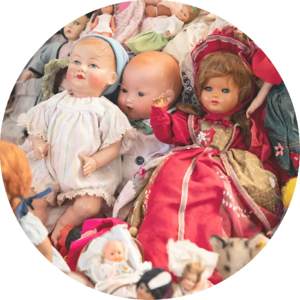 Kulatý jedlý obrázek na dort – Panenky, retro sbírka s miminkem (červená, bílá, růžová)