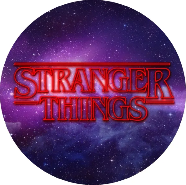 Kulatý jedlý obrázek na dort – Stranger Things, červený neon v mlhovině (fialová, červená, modrá)