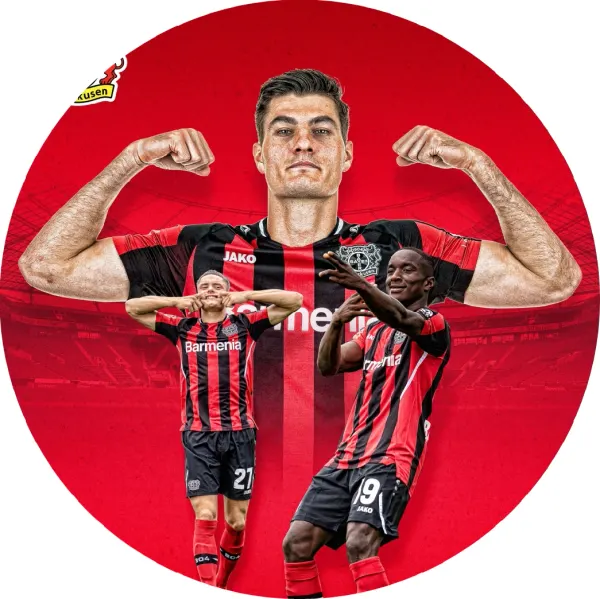 Kulatý jedlý obrázek na dort – Patrik Schick, oslava gólu se spoluhráči (červená, černá, bílá)