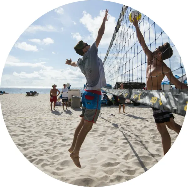 Kulatý jedlý obrázek na dort – Beach volleyball (modrá, bílá, šedá)