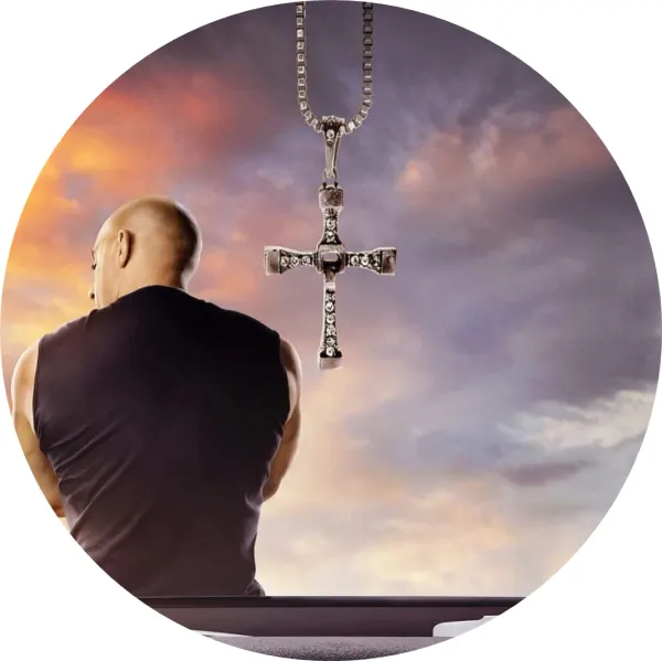 Kulatý jedlý obrázek na dort – Rychle a zběsile, Vin Diesel (šedá, černá, stříbrná)