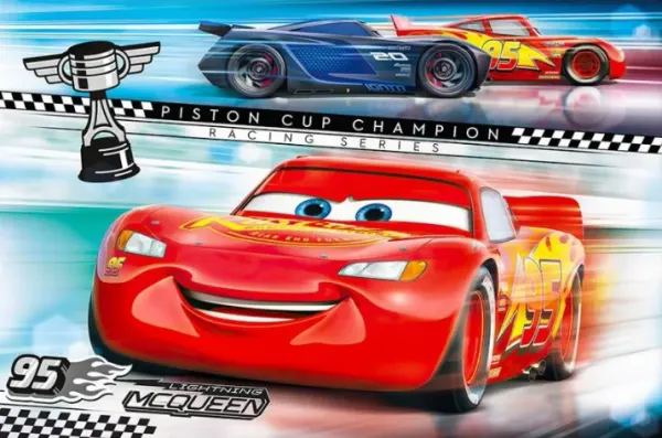 Obdélníkový jedlý obrázek na dort – Cars, McQueen na trati a modré pozadí (červená, modrá, bílá)