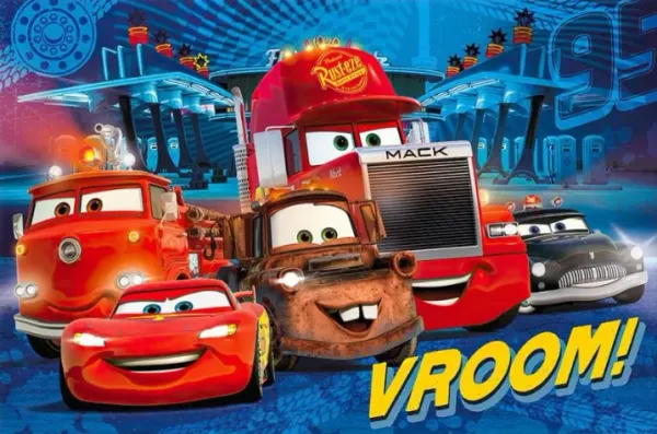 Obdélníkový jedlý obrázek na dort – Cars, parta u benzinky s nápisem VROOM! (červená, modrá, hnědá)