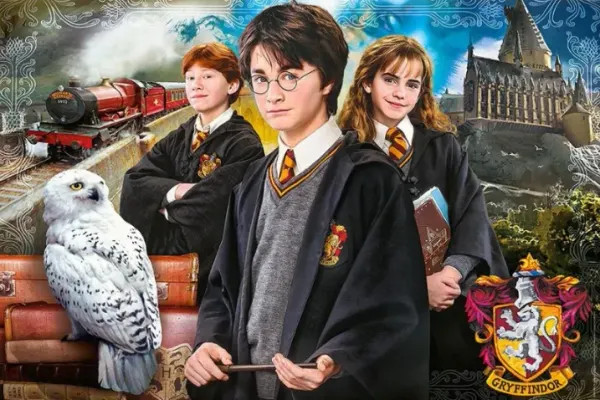 Obdélníkový jedlý obrázek na dort – Harry Potter, trio, Bradavice a lokomotiva (červená, hnědá, černá)