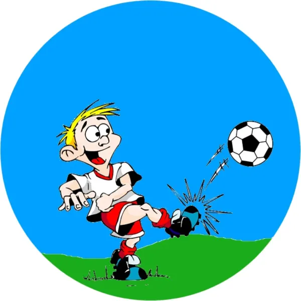Kulatý jedlý obrázek na dort – Fotbalista, blonďatý chlapec na trávníku (modrá, zelená, bílá)