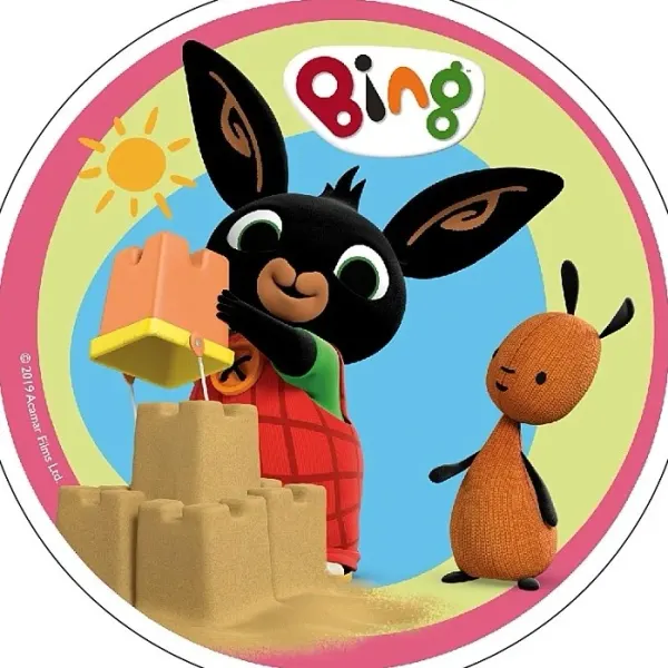 Kulatý jedlý obrázek na dort – Bing, staví hrad z písku s Flopem (černá, červená, žlutá)