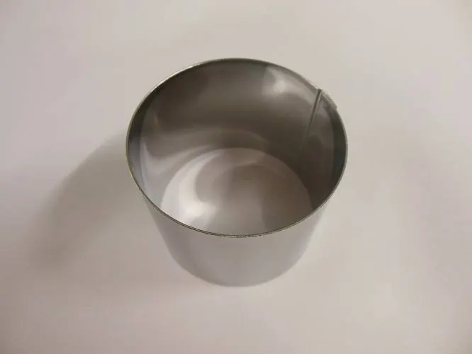 Kruhové vykrajovátko na semifreda z nerezu, průměr 4,7 cm, výška 4 cm