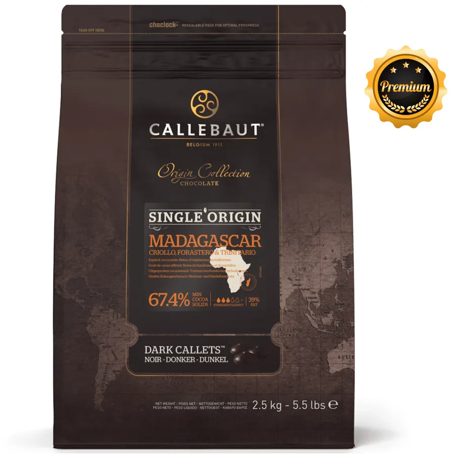 Hořká čokoláda Callebaut Madagaskar v peckách Callets, balení 2,5 kg, tmavě hnědé pecky