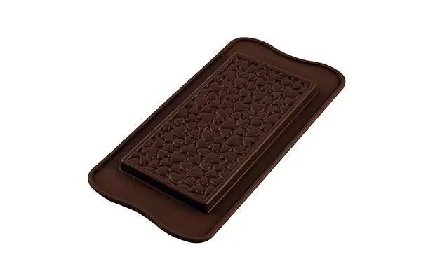 Silikonová forma na čokoládovou tabulku se srdíčky, Silikomart Love Choco Bar, růžový silikon s prohlubněmi ve tvaru srdíček