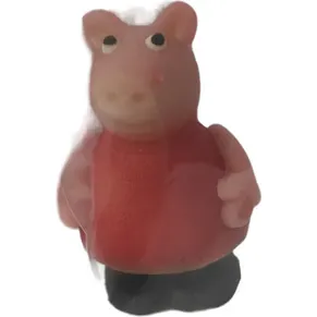Marcipánová figurka červeného prasátka, rozměry 6x4 cm, hmotnost 50 g
